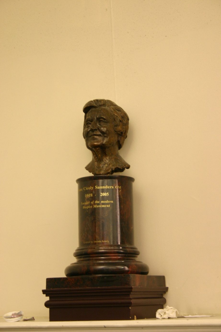 Cicely Saunders' bust, London (2).JPG